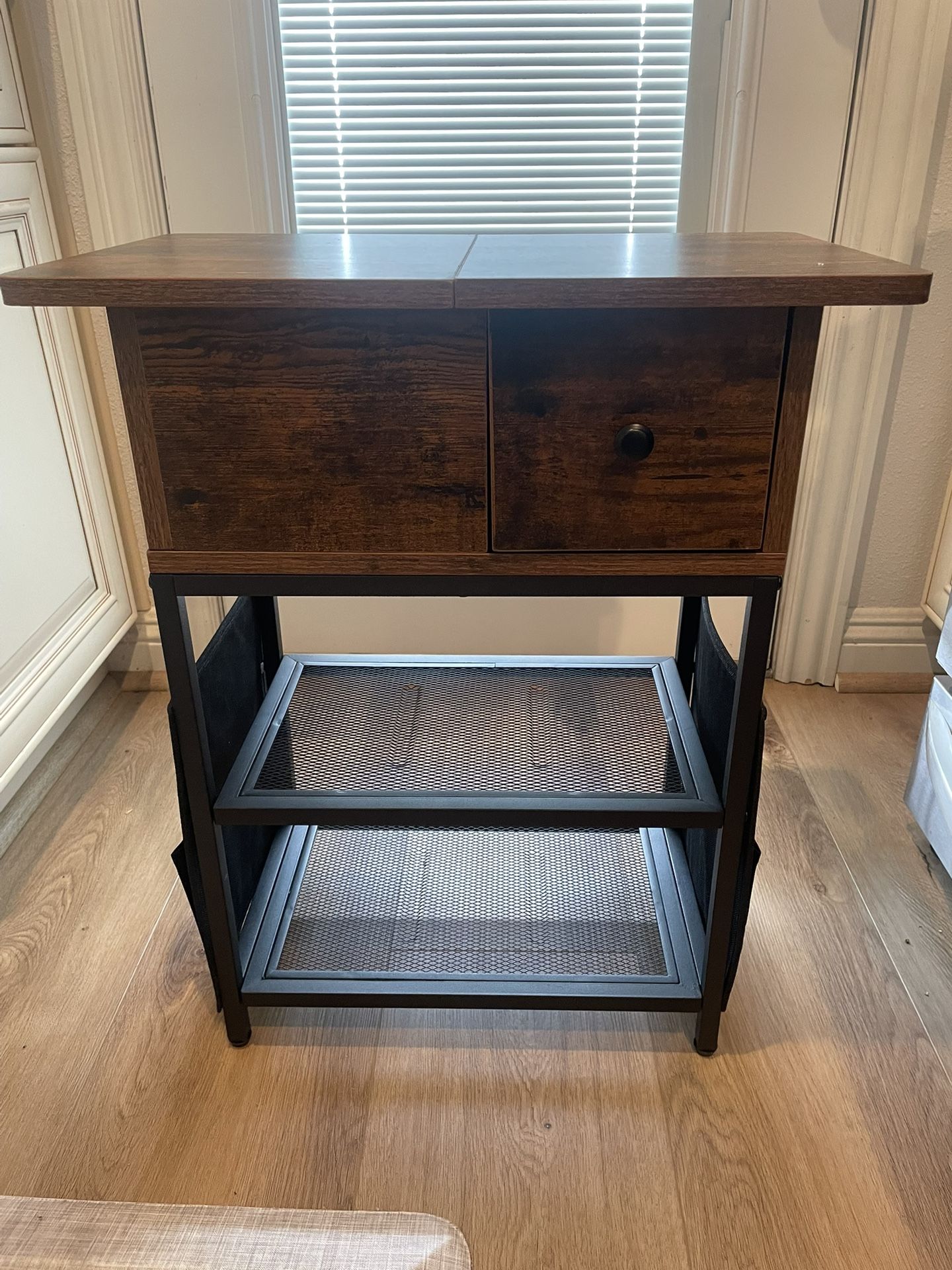 🔥Brand New End Table