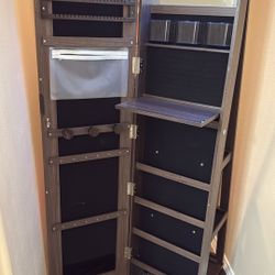 Jewelry organizer