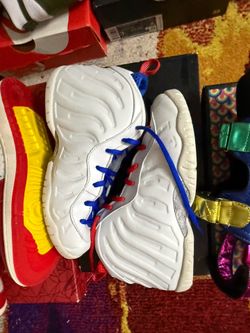 Nike foams size 3y