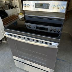 GE Automatic Fully Electric Range