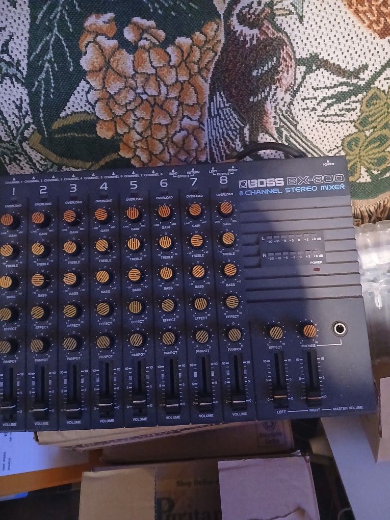 BOSS BX-800 8 Channel Mixer