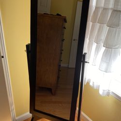 Adjustable mirror