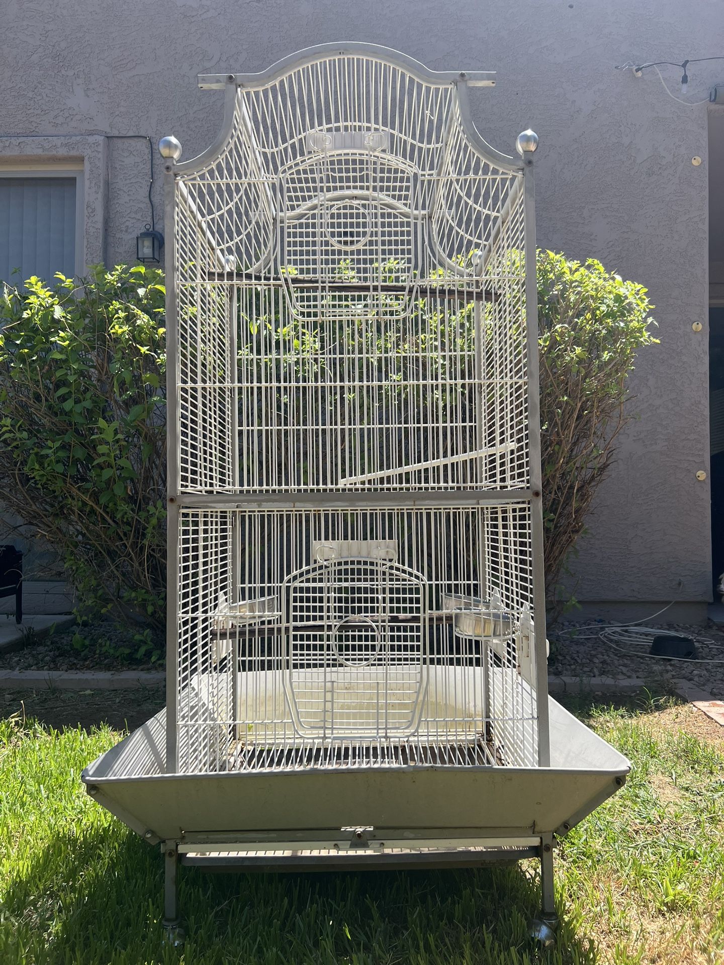 LARGE BIRD CAGE