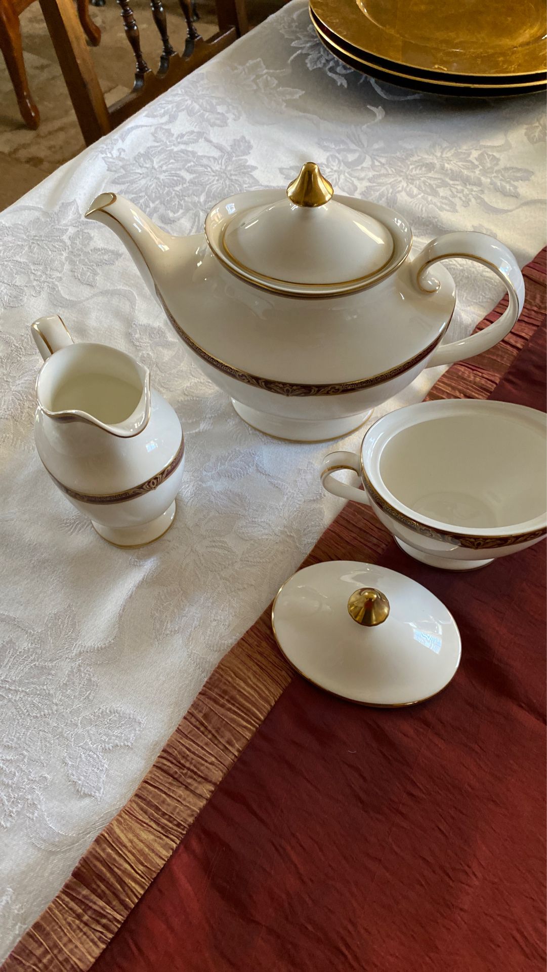 Royal Doulton set fine China “Tennyson”