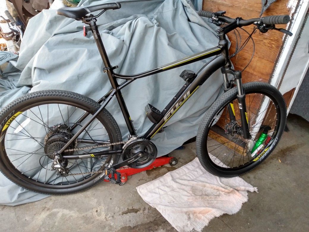 FUJI E-NEVADA 2.1 MTB