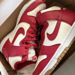 DUNKS 6.5 WOMENS 5 MENS