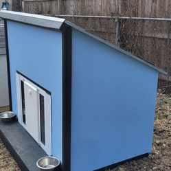 Dog House sliding door for cleaning 