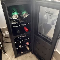  Koolatron Wine Fridge / Beverage Cooler – Glass Door