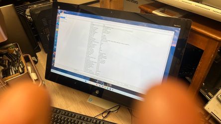 27” Touchscreen AIO hp Corei5-4500T 2ghz 8gb ram 1TB hdd win 11