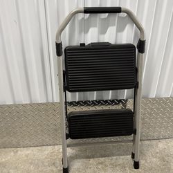Black collapsible stepstool 18in