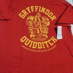 Harry Potter Gryffindor Quidditch Tee – NEW – Hogwarts Shirt – Red/Gold
