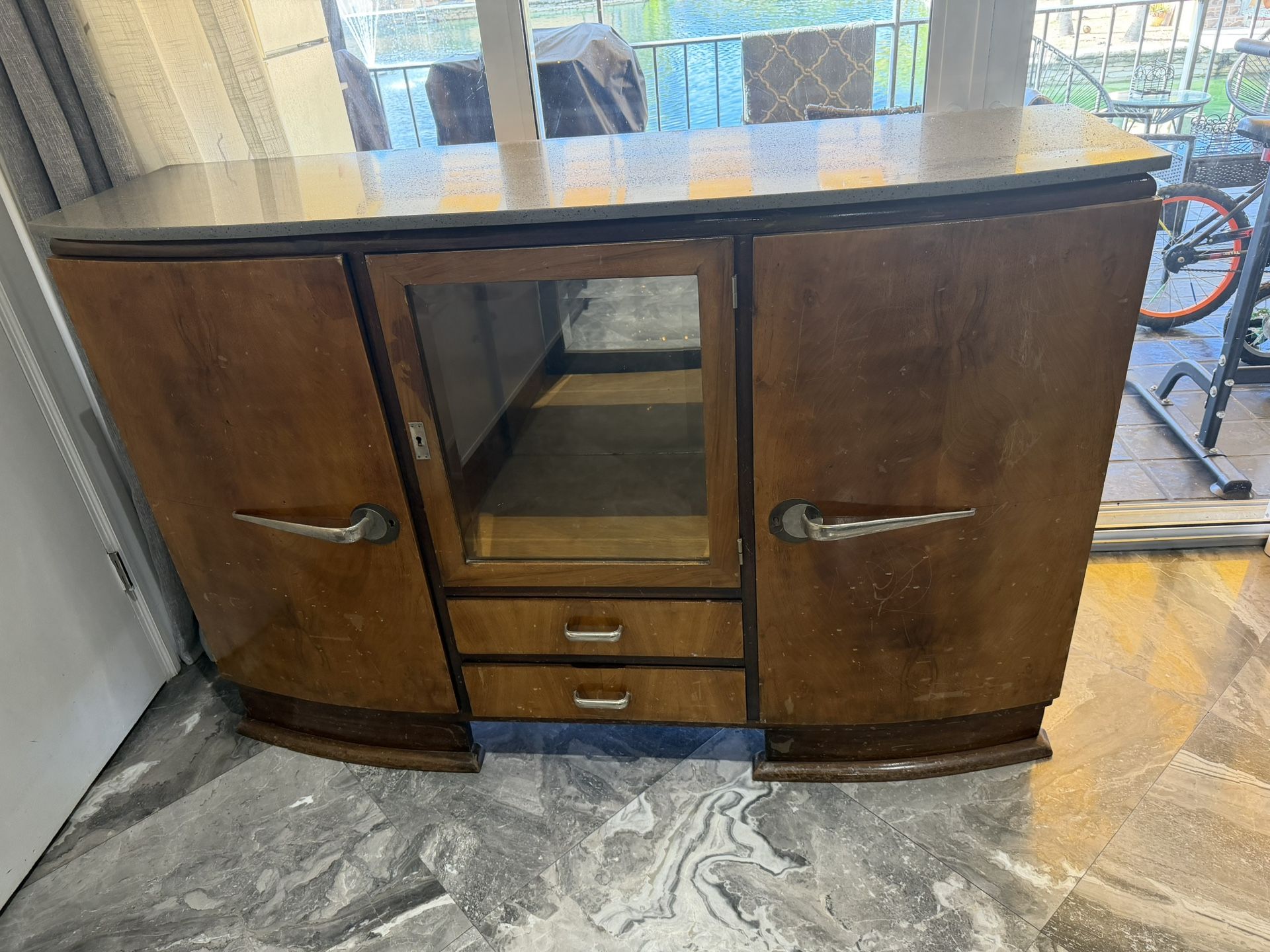 FREE TV STAND - MUEBLE GRATIS