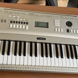 Yamaha Electric Keyboard $100
