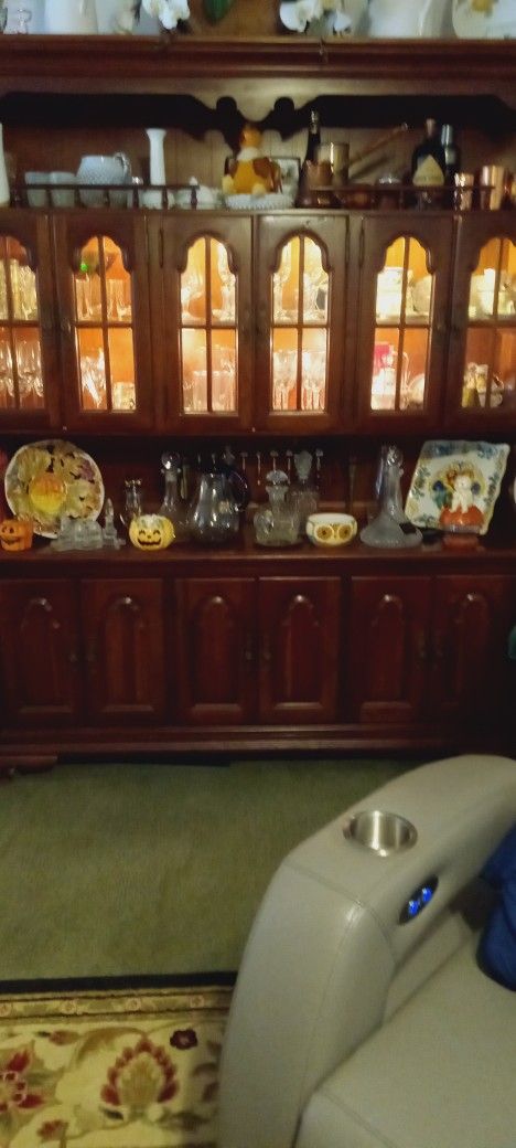 Vintage Thomasville China Cabinet