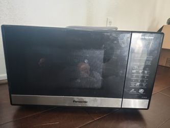 Panasonic MICROWAVE 900W (Good Condition)