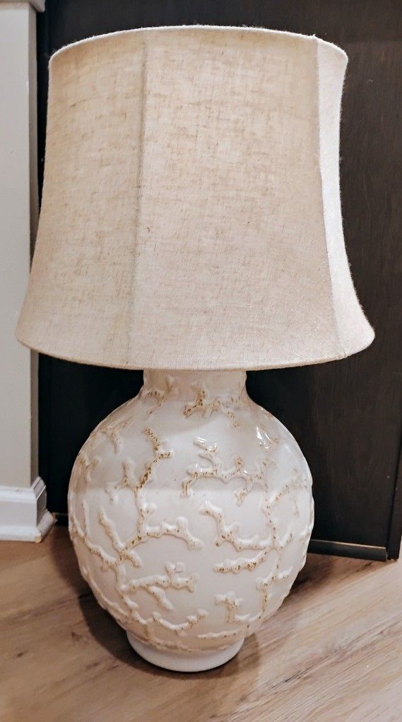 23"X 13" Cream Colored Scace Pretty Vase. Coral Design.