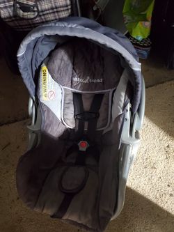 Babytrend infant seat with base new condition