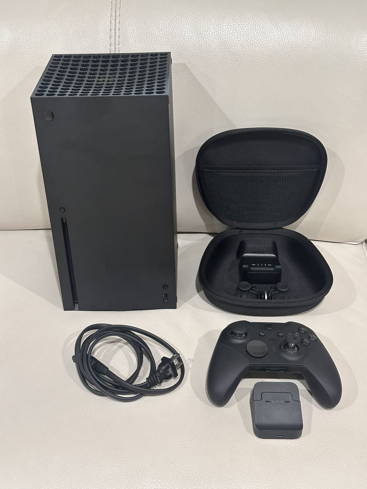 Xbox Series X With Elite Controller Series 2 Controller