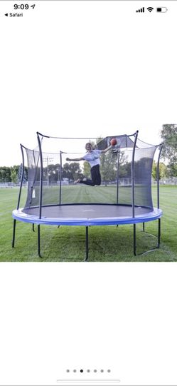 14”ft trampoline with a basketball hoop brand new in the box hurry it won’t last long!!!!