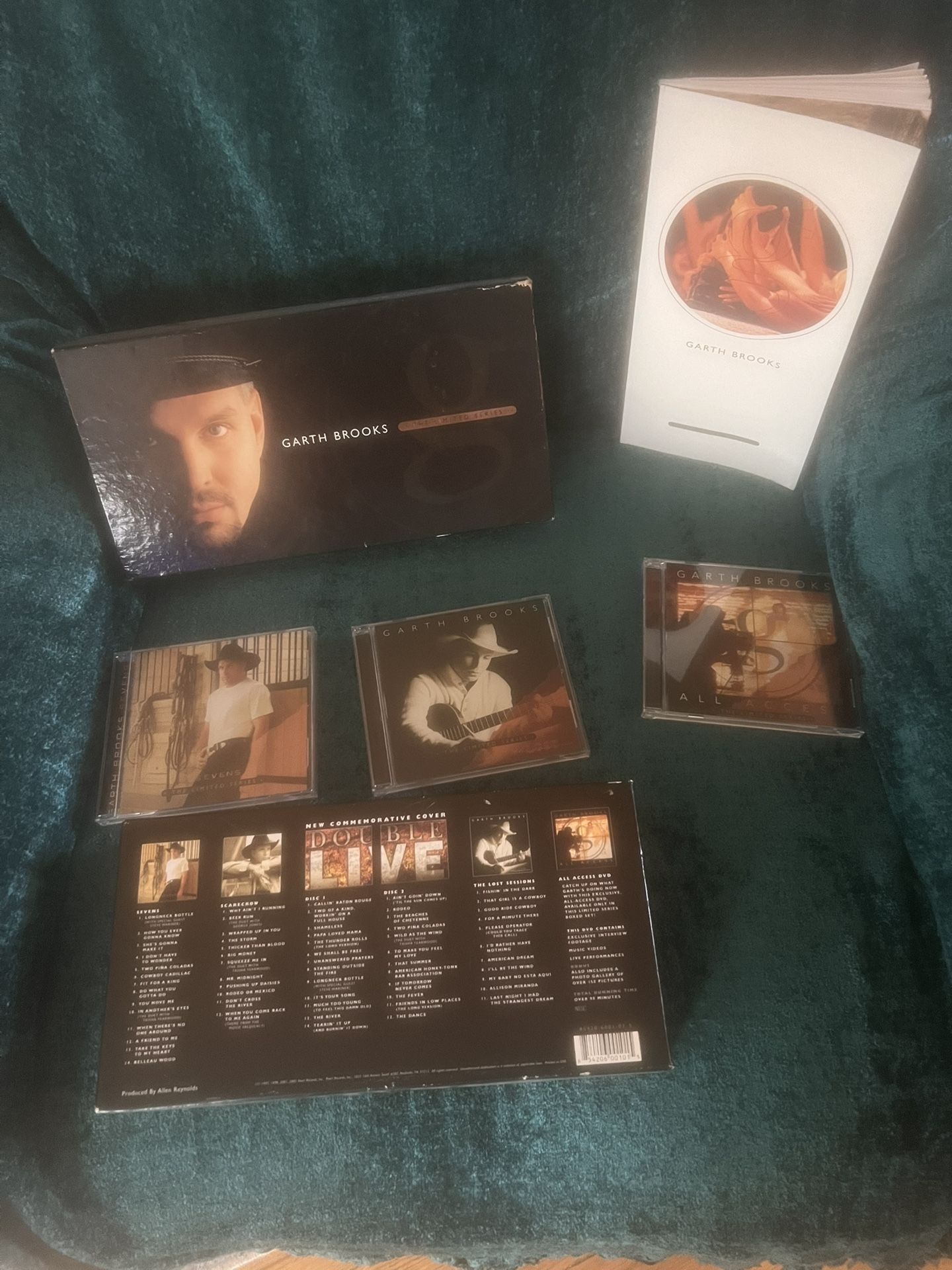 Garth Brooks Limited Series Box Set 2 CD + 1 DVD + 65 Page Lyrics Booklet
