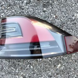 2016-2018 Tesla Model X Tail Light (Right Side) OEM.