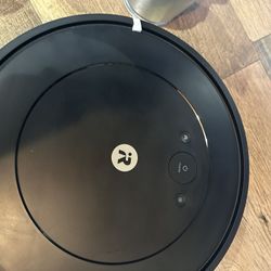iRobot Roomba Combo Robot Vacuum & Mop Y0110