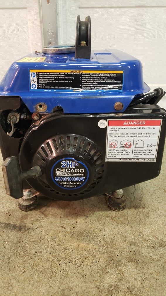 Handyman Special..Chicago 2 HP 800/900W Portable Generator for Sale in