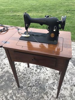 1948 Singer sewing machine