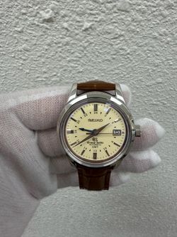 Grand Seiko SBGM221 GMT