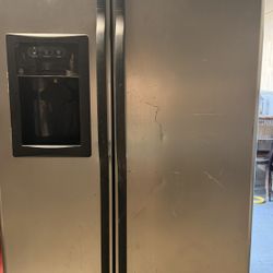 Refrigerator 