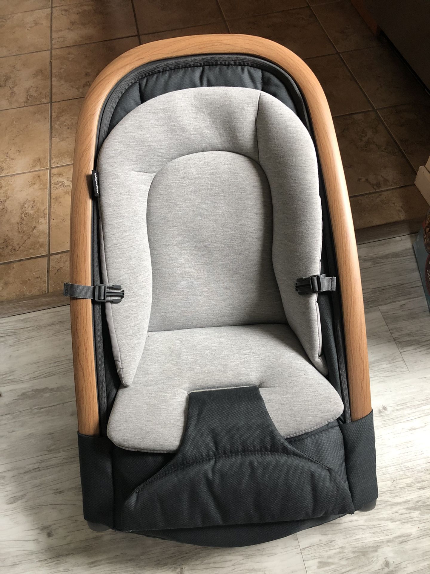 Maxi-Cosi Kori 2-in-1 Baby Rocker