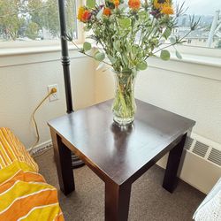 Set of 2 Heavy Dark Wood Square End Tables 18.5x21”
