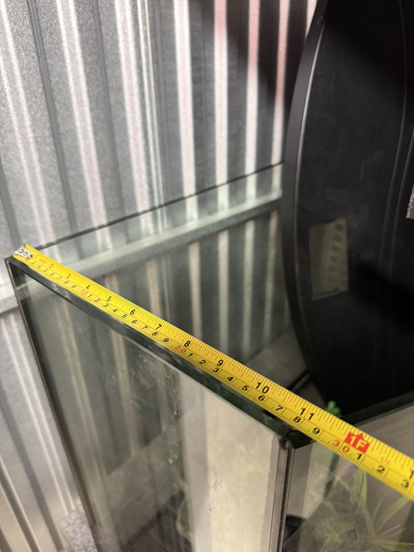 36 Gallon Rimless Bow Front Tank. Some Decor Sold Separately