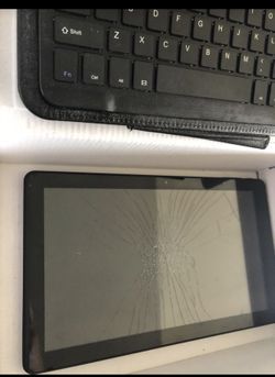 10.1” QUAD CORE tablet with Bluetooth keyboard and case