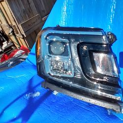 2018 2021 Ford Expedition Passenger Side Headlight OEM Part