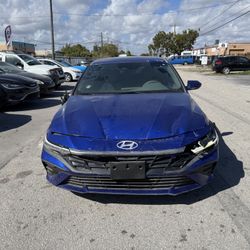 2025 Hyundai Elantra SE 