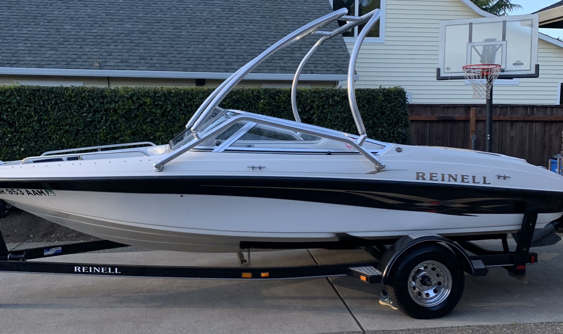 Ski/Wake/Surf Boat - Reinell 19 Foot