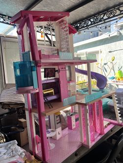 Barbie dream house