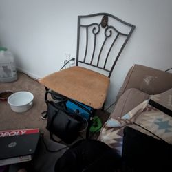 Free Chairs 