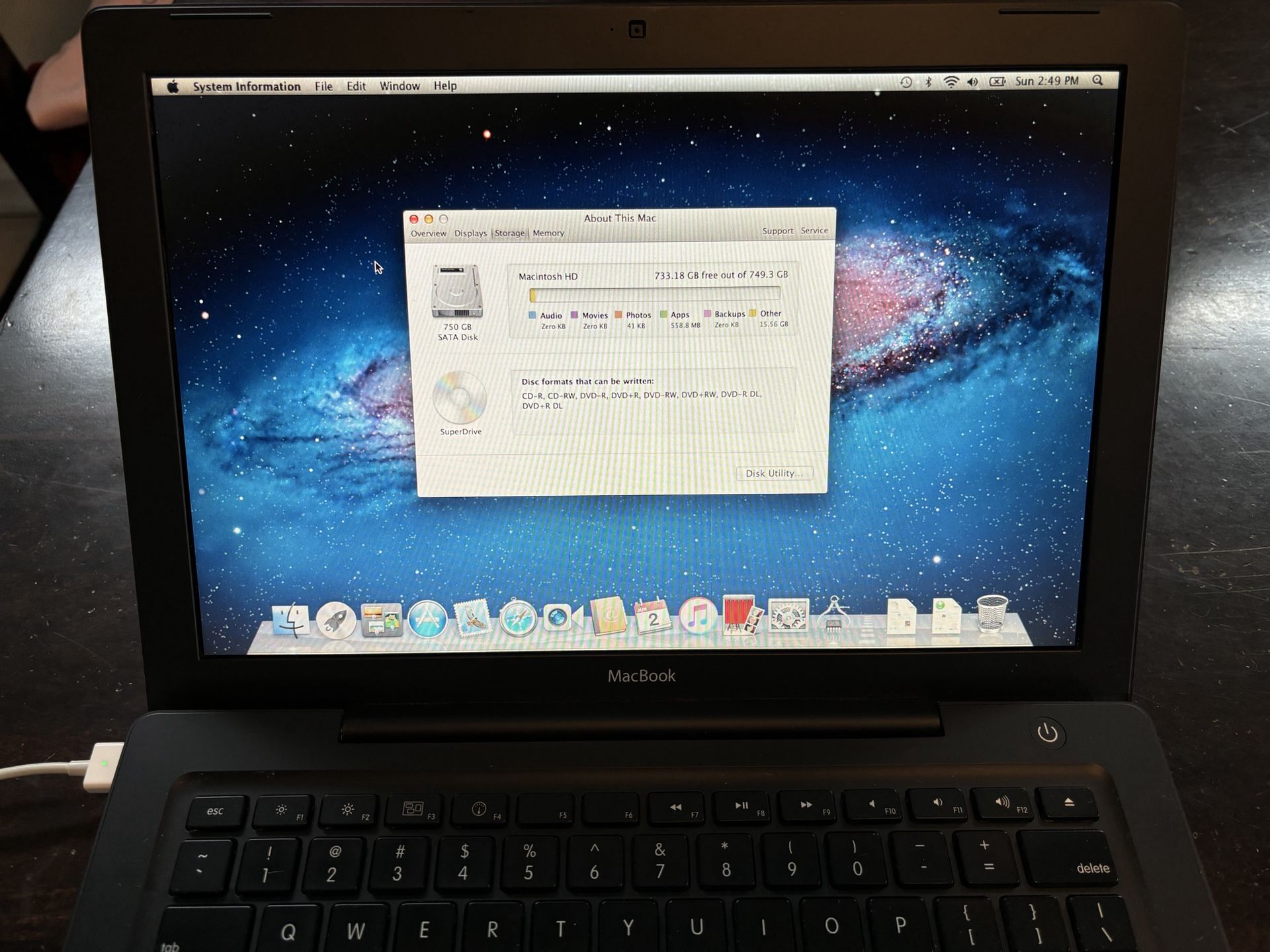 Apple MacBook