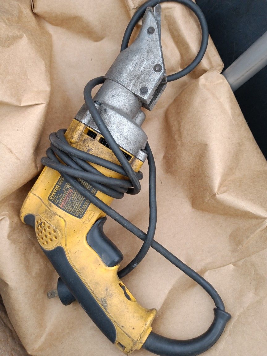 18 Gauge Swivel Head Shear (DeWalt)