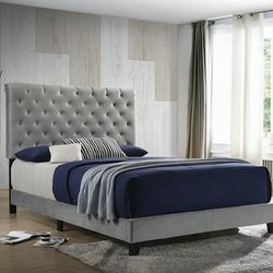 NEW Warner Upholstered King Size Bed Frame In Grey Tufted Fabric With Nailhead Trim