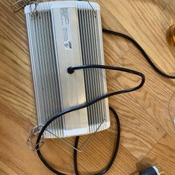 Felt Electric LED grow Light, Like New 