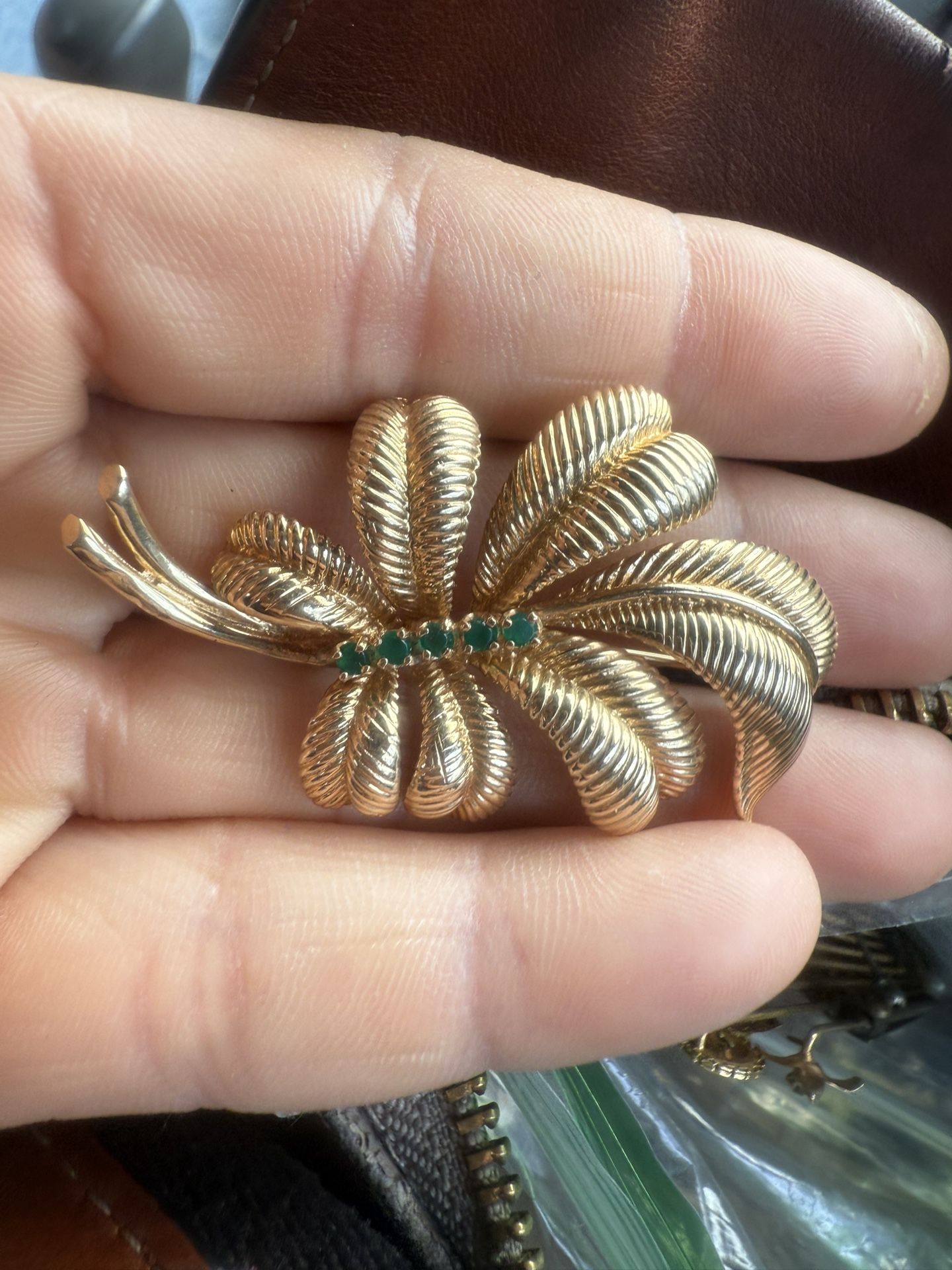 14k Gold Brooch With Emerald Stones