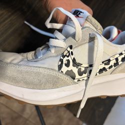 Womens Nike Shoes  size 71/2