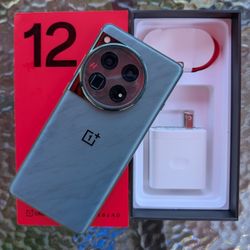 OnePlus 12 • 512 GB • UNLOCKED 🔐 • Like New   (Price Firm)