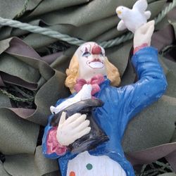 Unbranded Porcelain Circus Clown 11" Tall Multicolor Clothing Holding Black Hat 