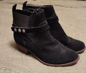 Boots size 8