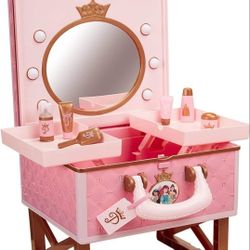 Toy. Disney Princess Style Collection Travel Vanity Doll. Accessories.  Like new!