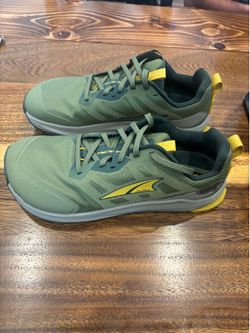 Altra Lone Peak 9 Trail Running Shoes (9 Wide)